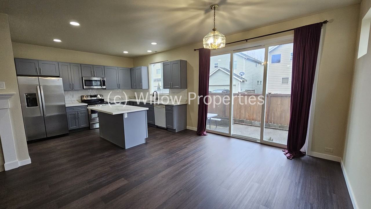 6753 Park St E - Photo 3 of 11