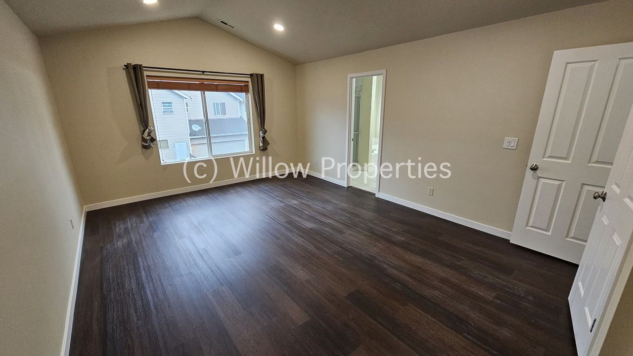 6753 Park St E - Photo 5 of 11