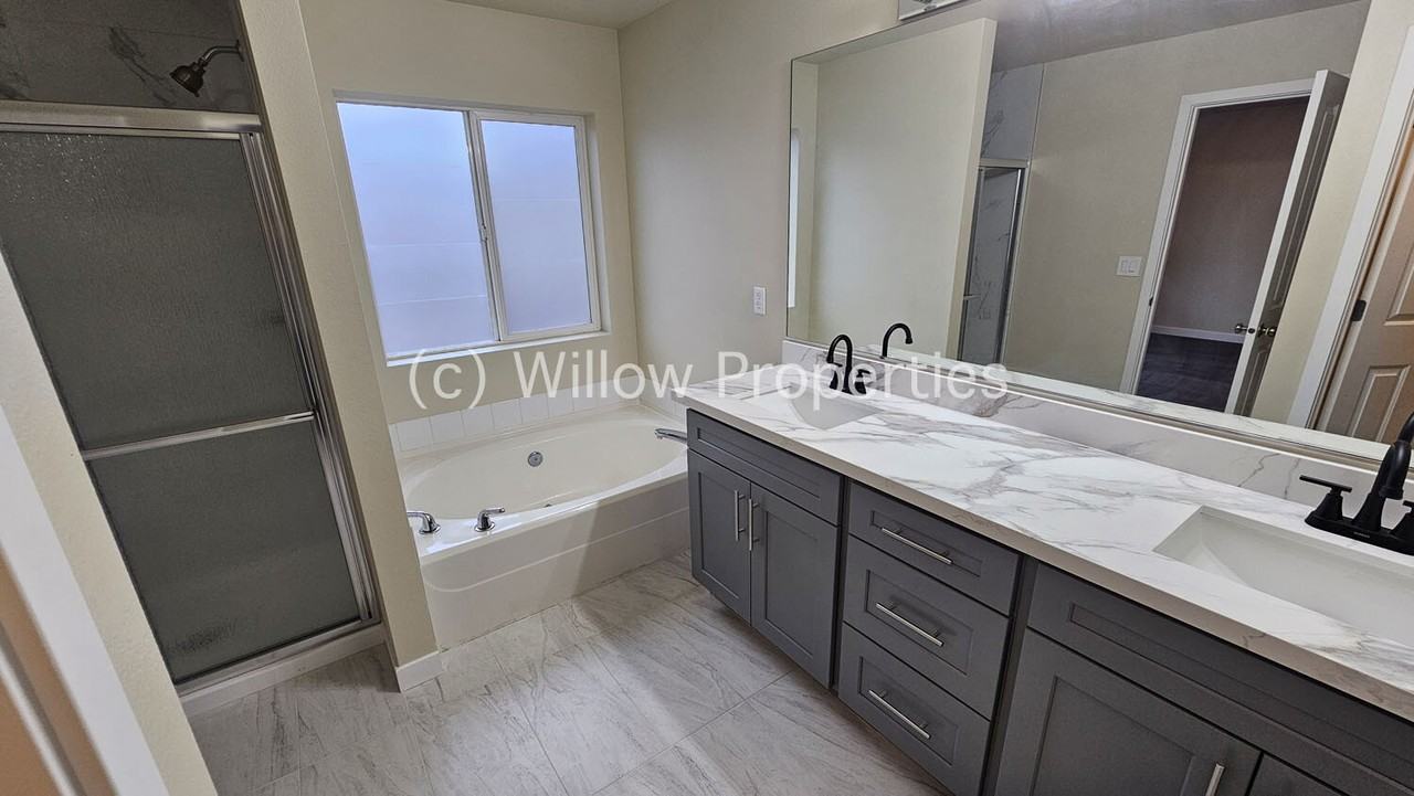 6753 Park St E - Photo 6 of 11