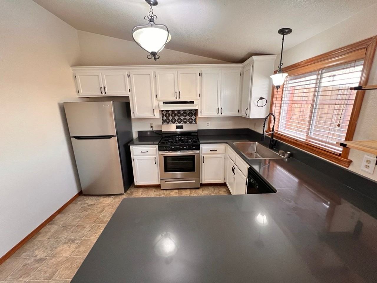 6214 57th Ave Se - Photo 7 of 26