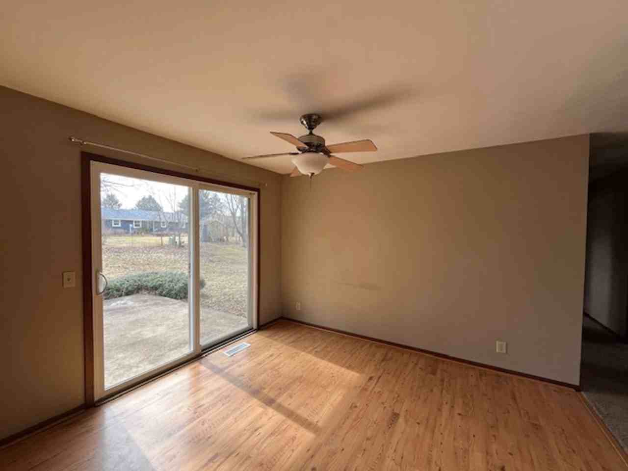 3824 Skyview Dr - Photo 3 of 13