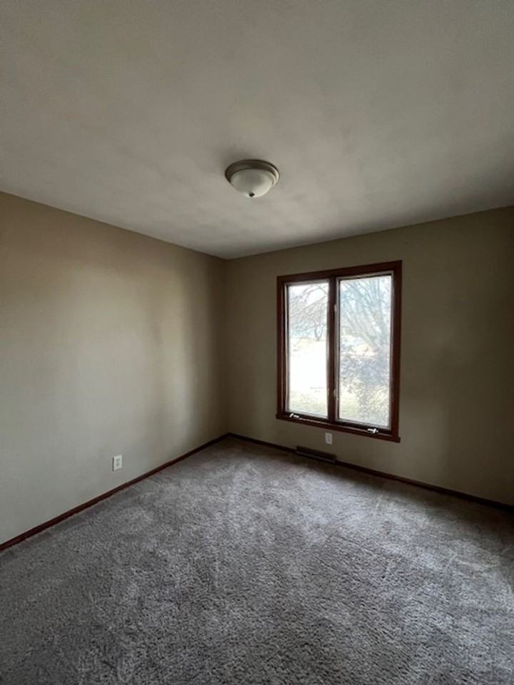 3824 Skyview Dr - Photo 5 of 13