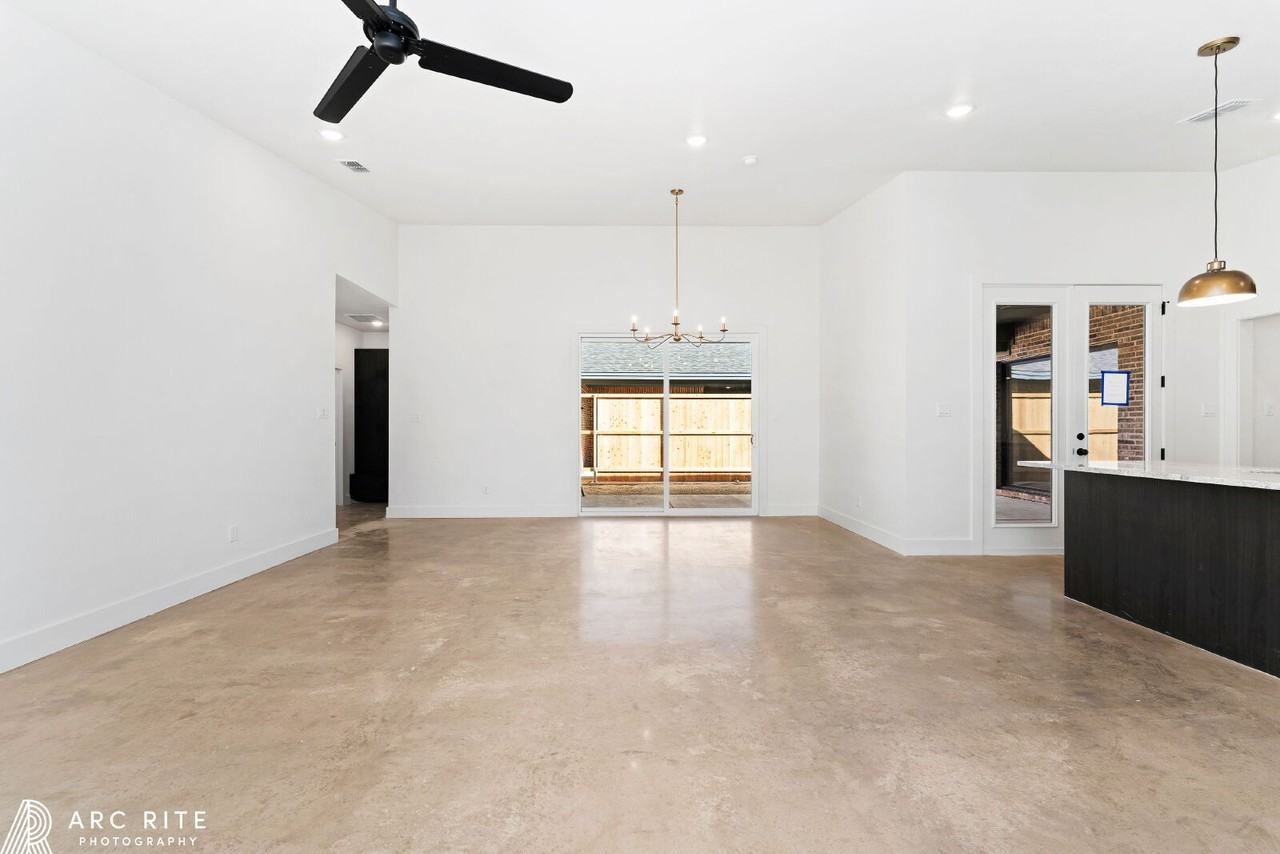 4527 22nd Pl - Photo 6 of 30