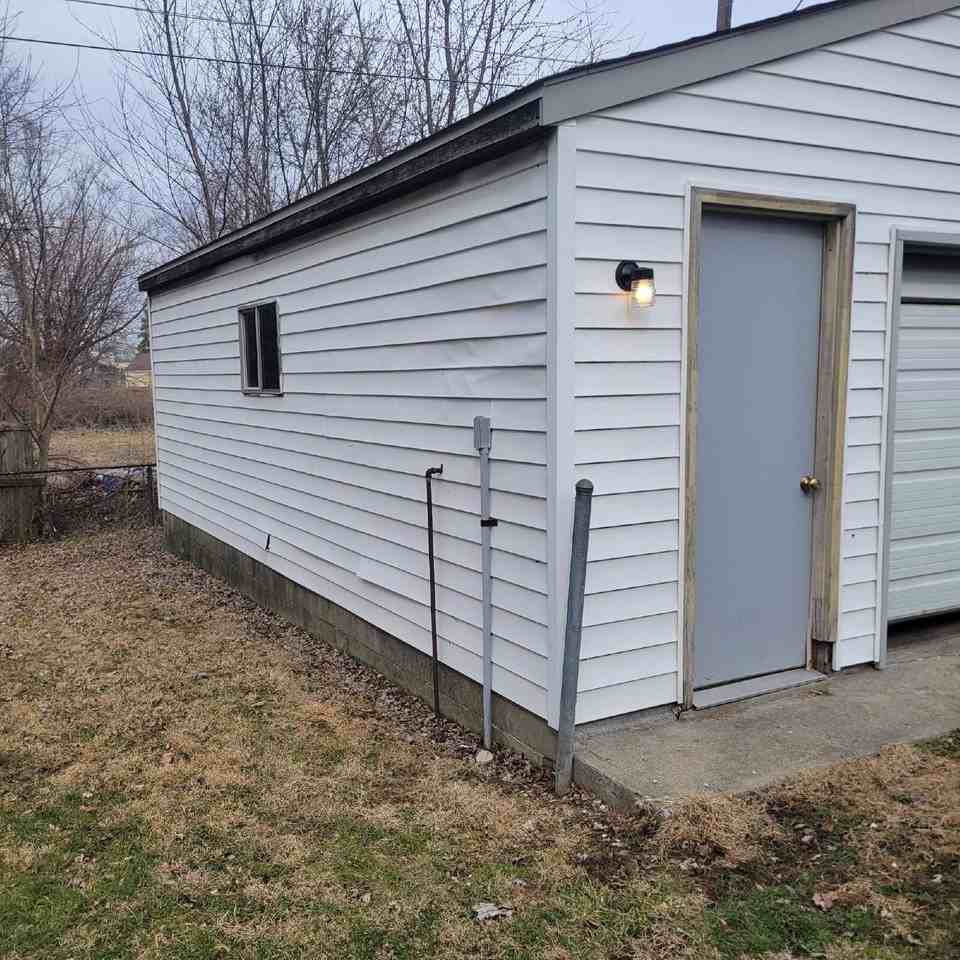 4332 Terrace Ave - Photo 2 of 7
