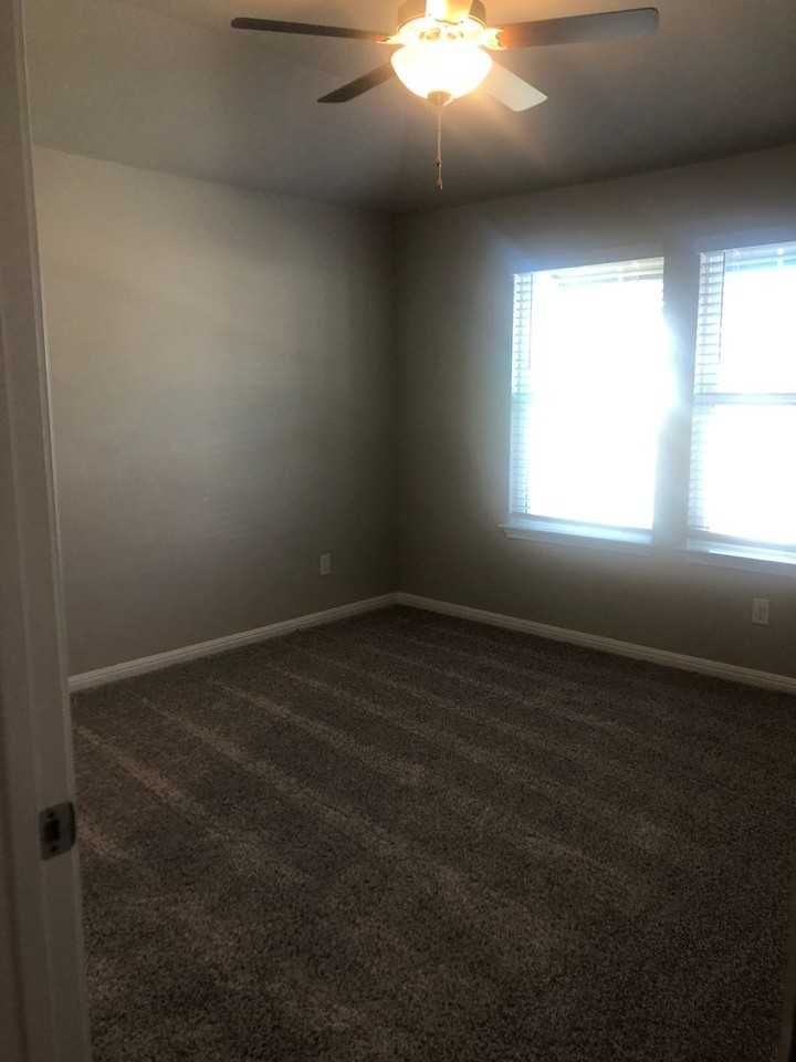 126 Fairmeadow Downs Dr - Photo 3 of 40
