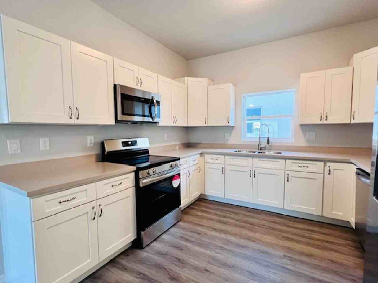 1487 Las Villas Blvd - Photo 4 of 28