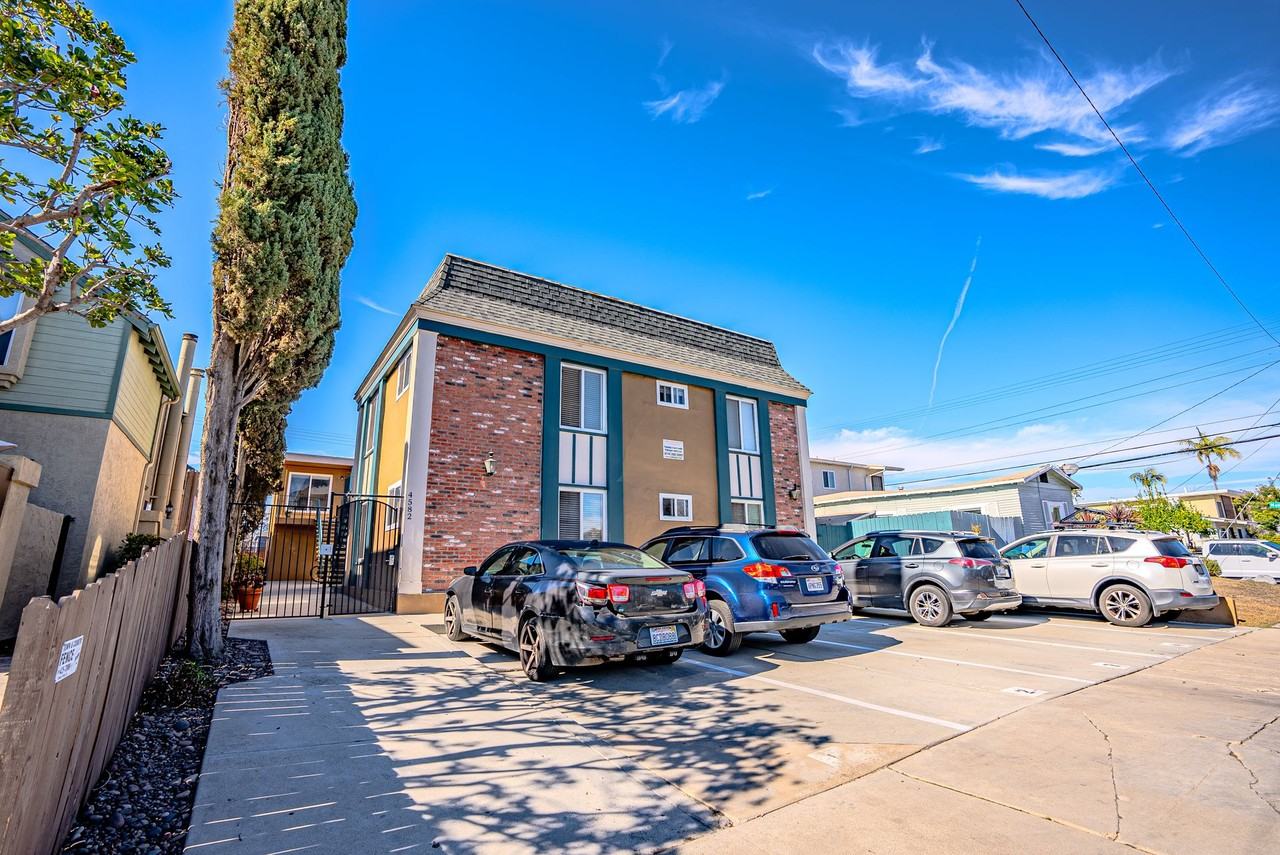 Bancroft North Apartments - Photo 2 of 15