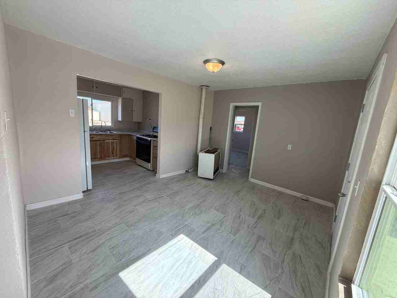 1321 Ross St - Photo 3 of 15