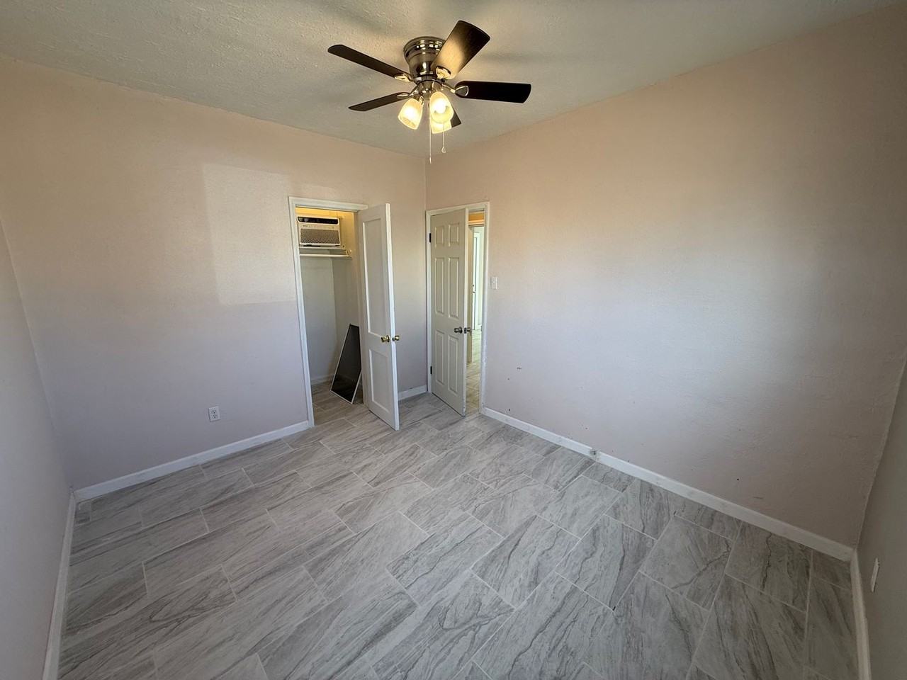 1321 Ross St - Photo 7 of 15