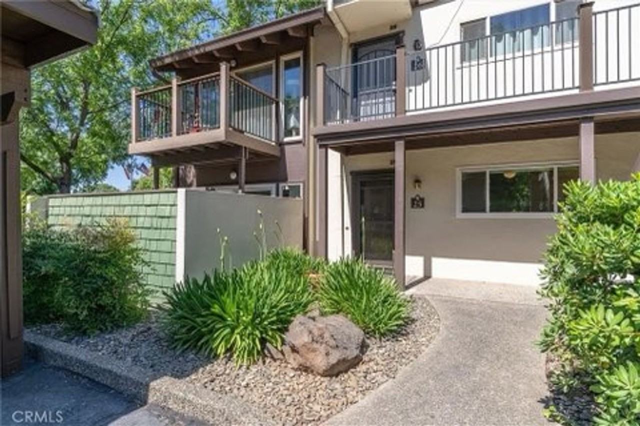 555 Vallombrosa Ave #25 - Photo 2 of 12