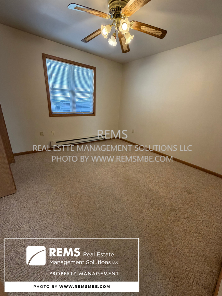 703 4th St - Photo 2 of 5