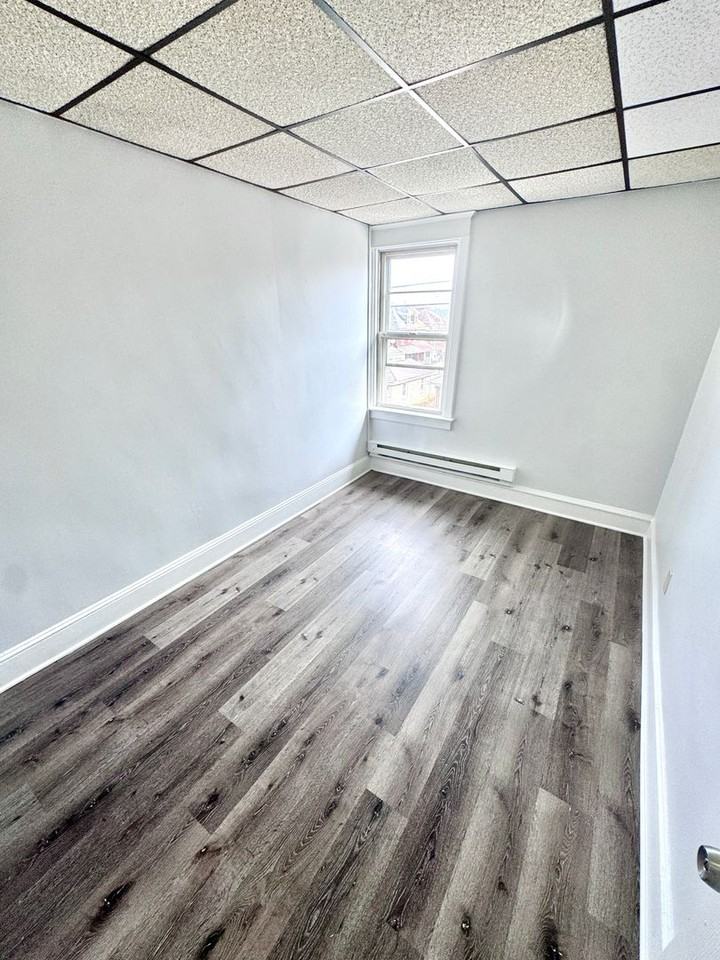 295 S 14th St - Photo 6 of 11