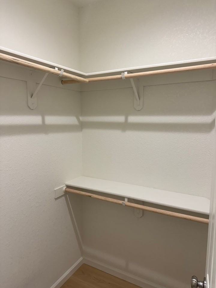 1520-1524 Sorbo St - Photo 3 of 12