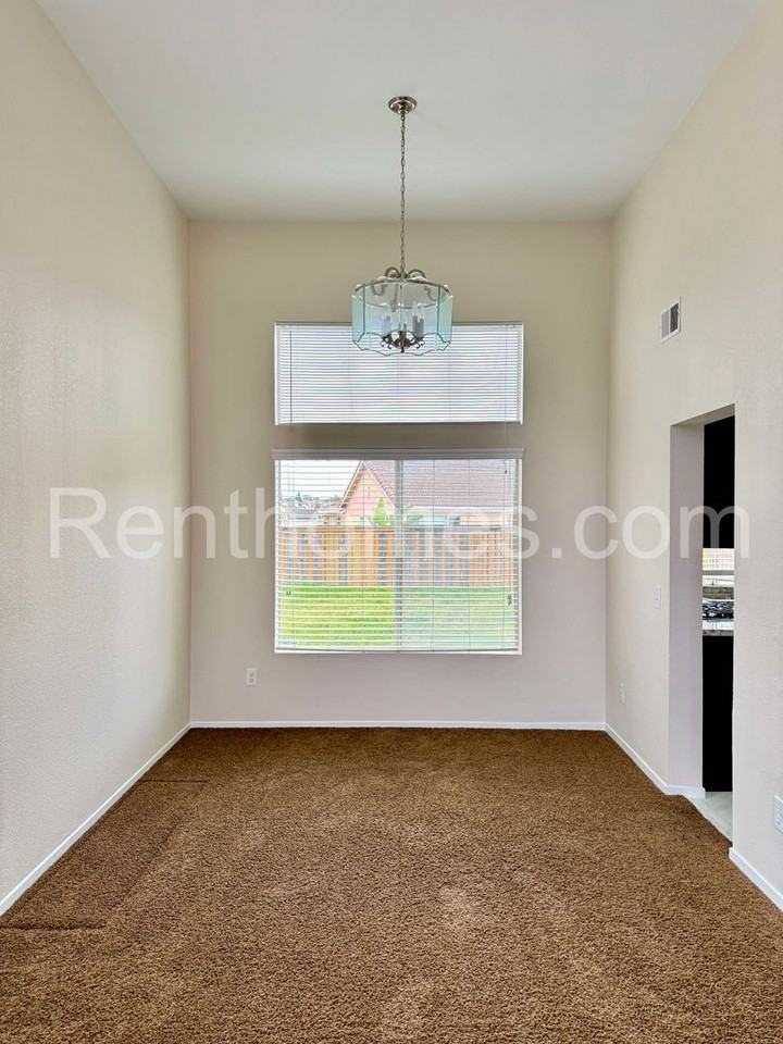 11521 Kirby Pl - Photo 3 of 35