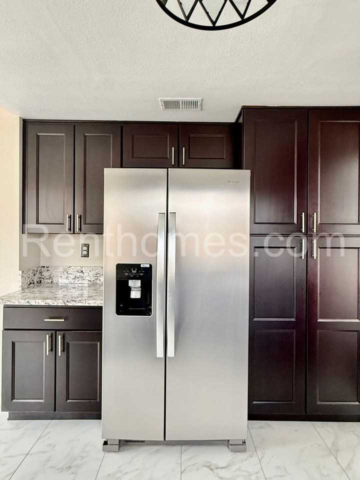 11521 Kirby Pl - Photo 7 of 35