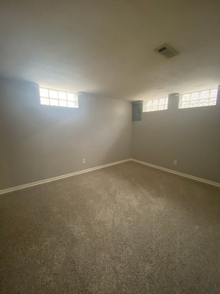 7246 Maeze Ct - Photo 2 of 19