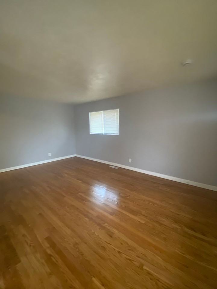 7246 Maeze Ct - Photo 5 of 19