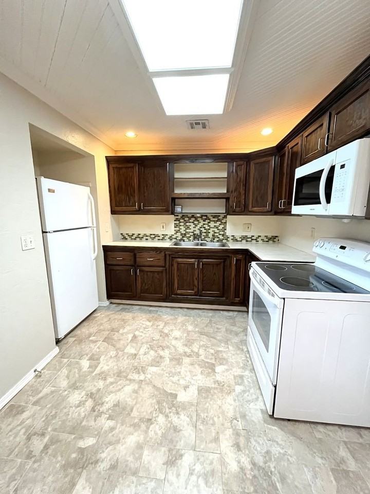 6615 Nw 30th Ter - Photo 5 of 14