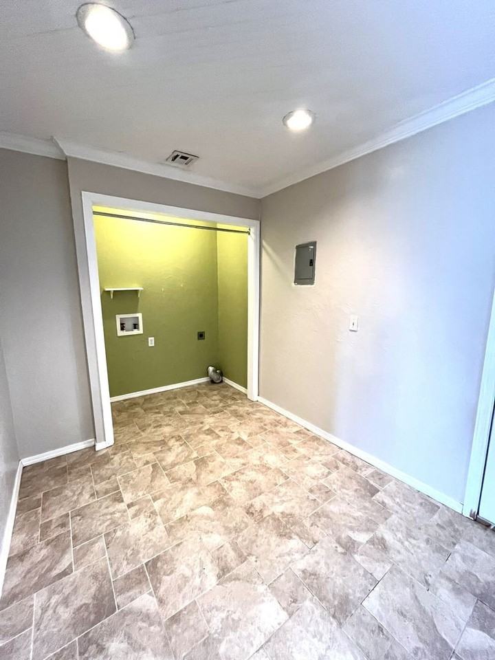 6615 Nw 30th Ter - Photo 6 of 14