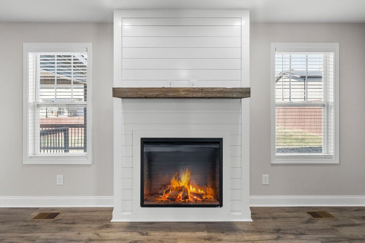 1176 Elizabeth Ln - Photo 7 of 33