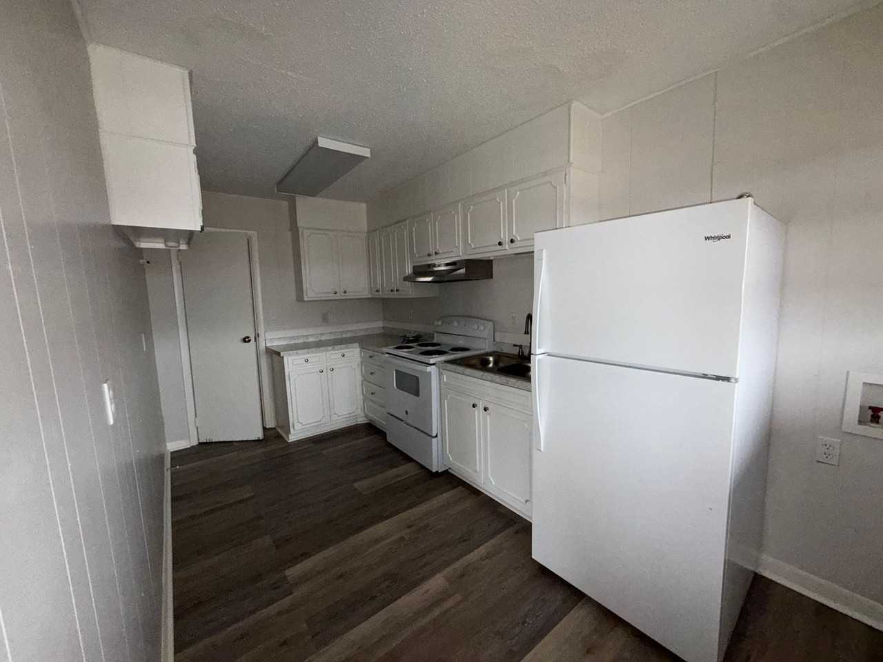 206 Cloverleaf Dr - Photo 4 of 10