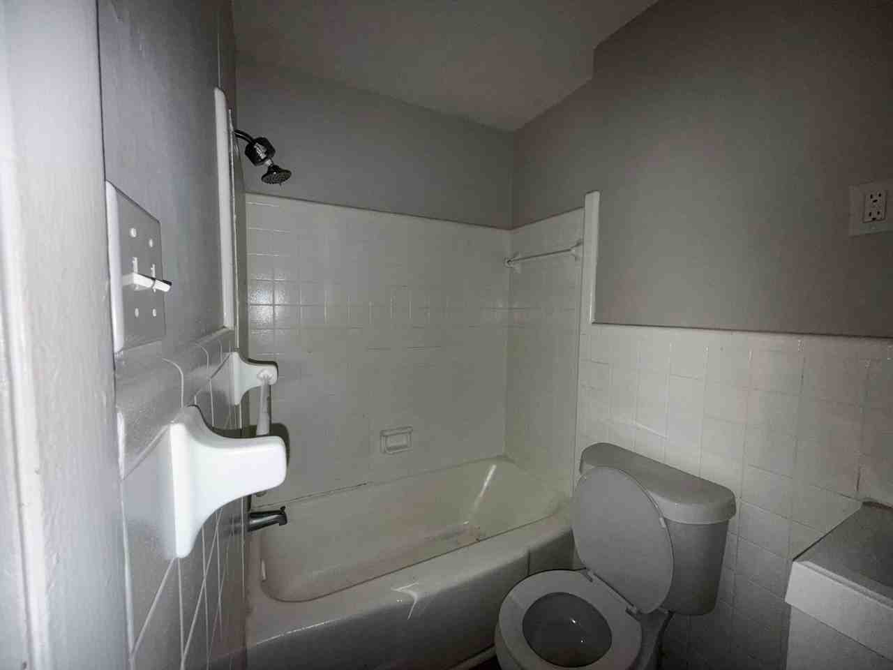 206 Cloverleaf Dr - Photo 7 of 10