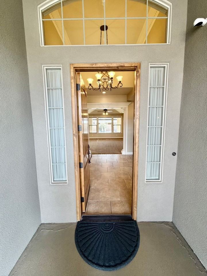 137 W 1725 S - Photo 2 of 39