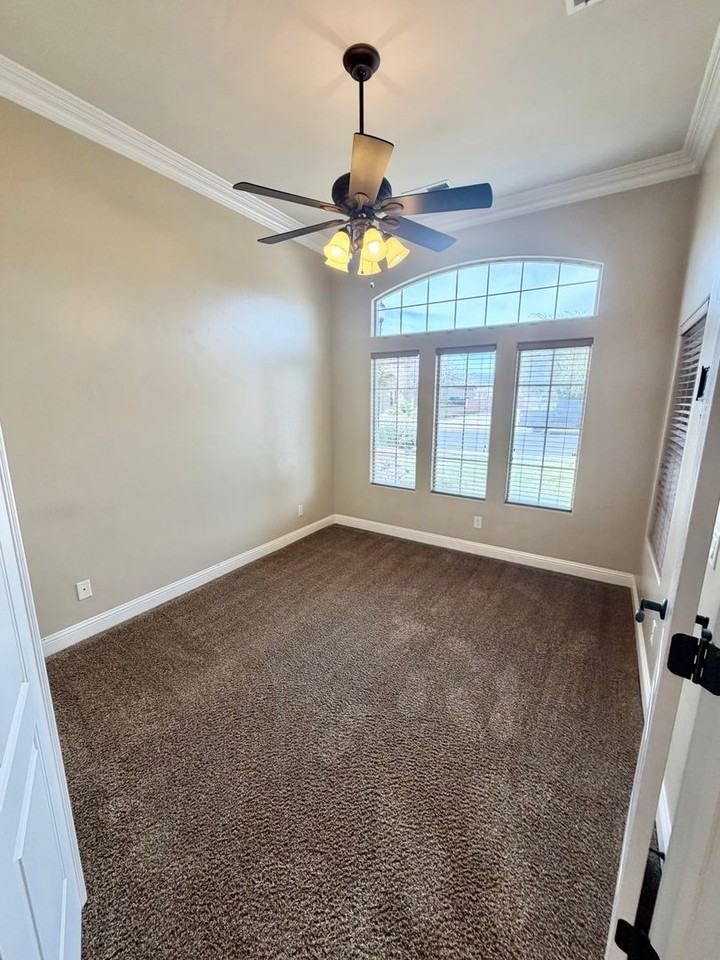 137 W 1725 S - Photo 5 of 39