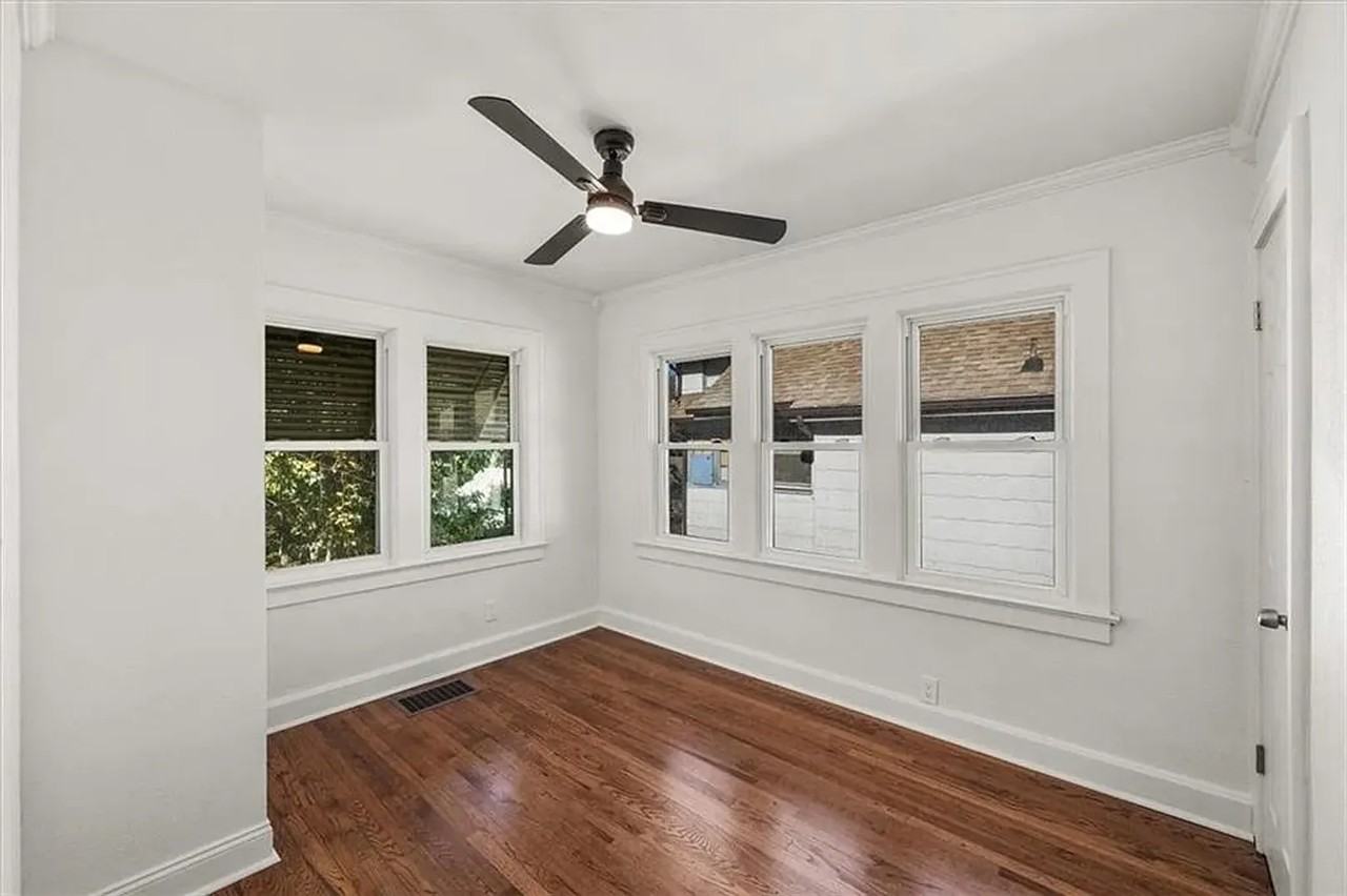 328 Norton Ave - Photo 7 of 9