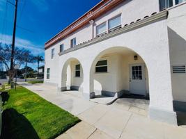 featured image of 7 E Clark St