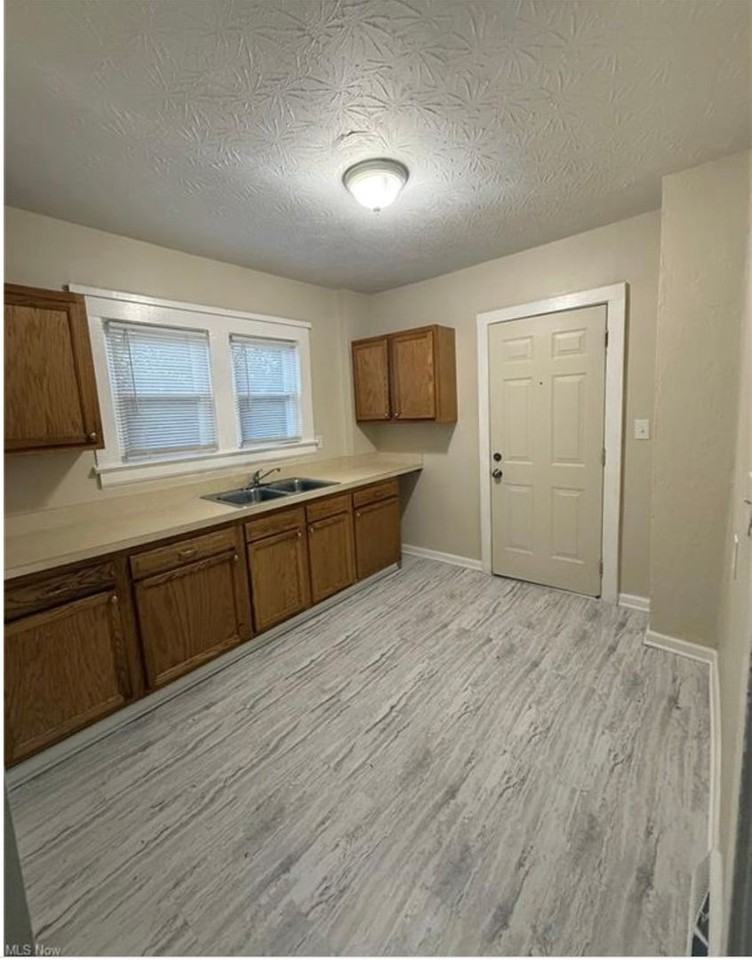 483 Bishop St - Photo 2 of 13