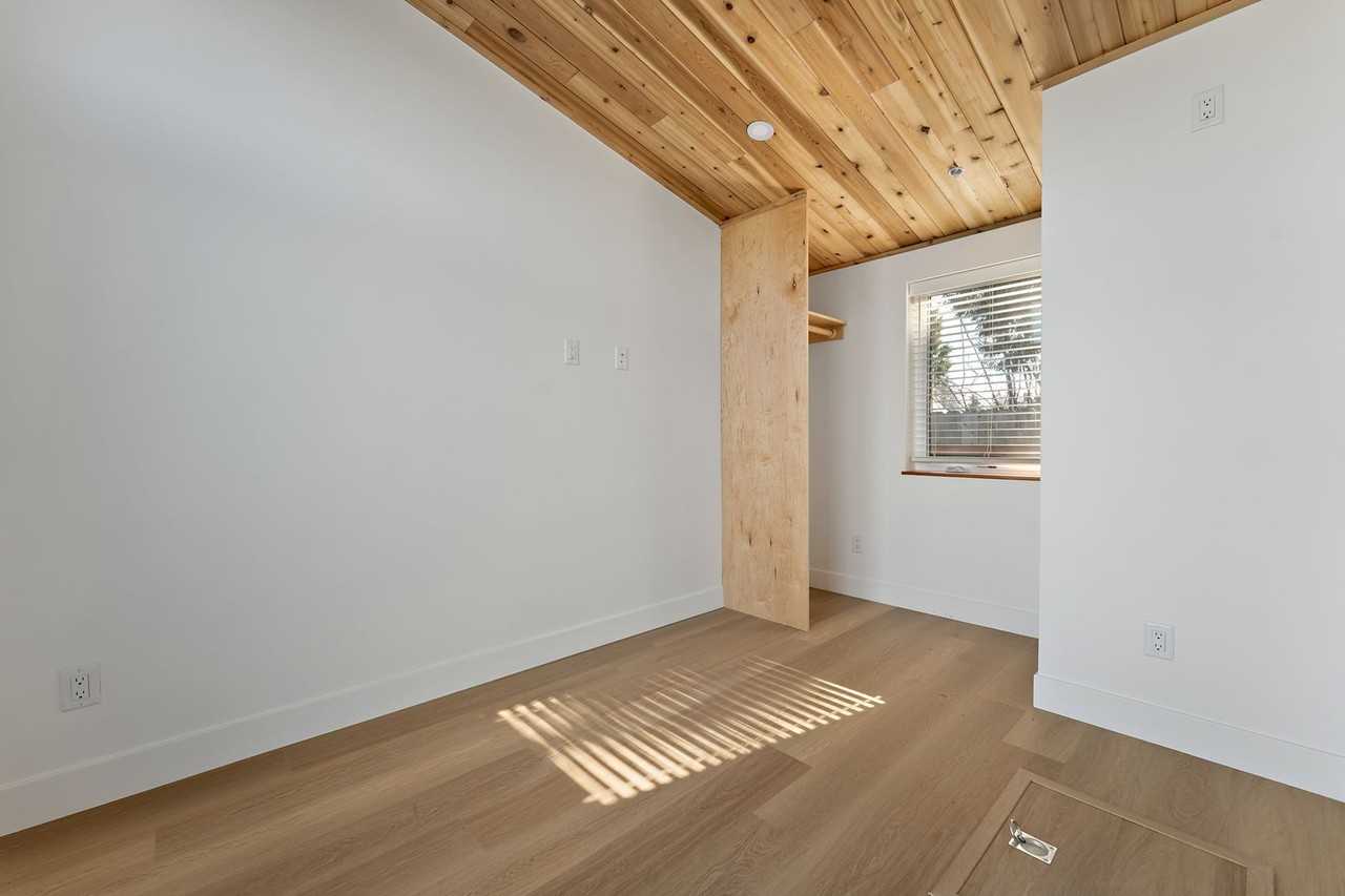 11454 Ne Morris St - Photo 4 of 27