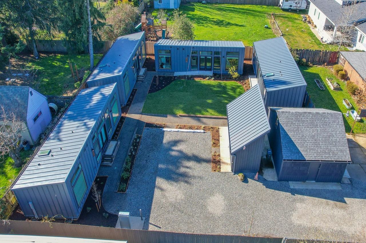 11458 Ne Morris St - Photo 3 of 24