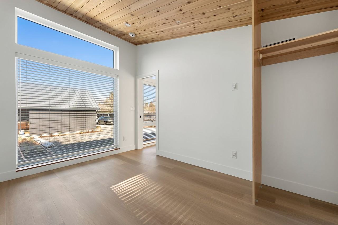 11458 Ne Morris St - Photo 7 of 24