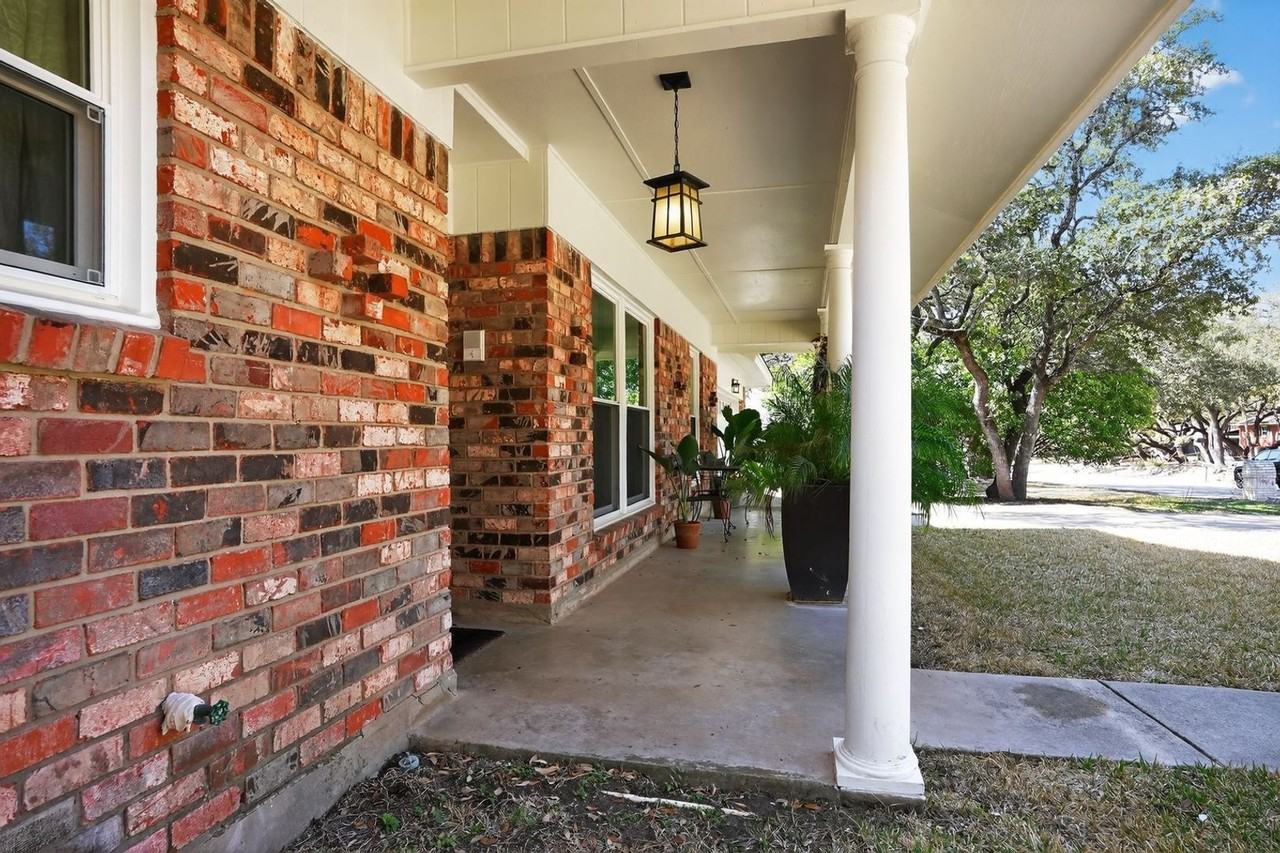 10814 Cedar Elm - Photo 4 of 33