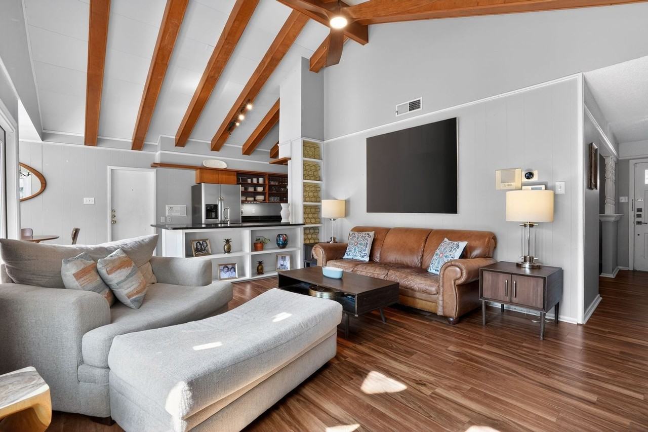 10814 Cedar Elm - Photo 6 of 33