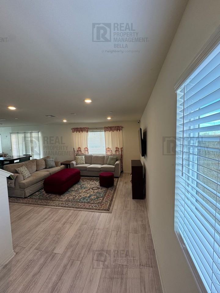 29555 Copper Hill Ct - Photo 2 of 36