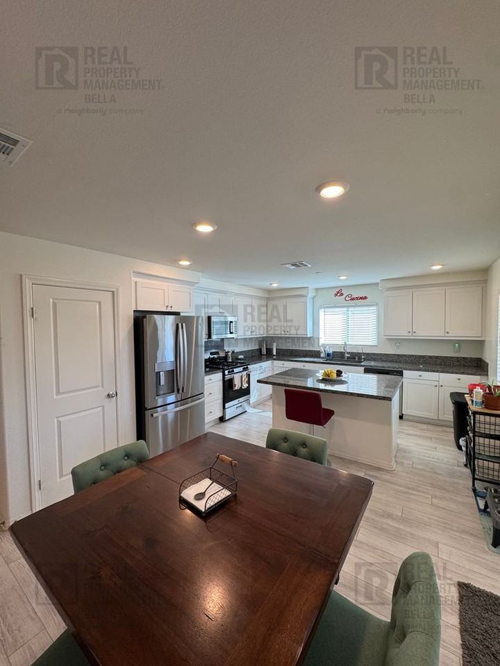 29555 Copper Hill Ct - Photo 5 of 36