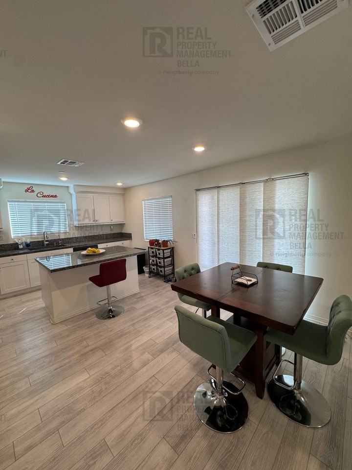 29555 Copper Hill Ct - Photo 6 of 36