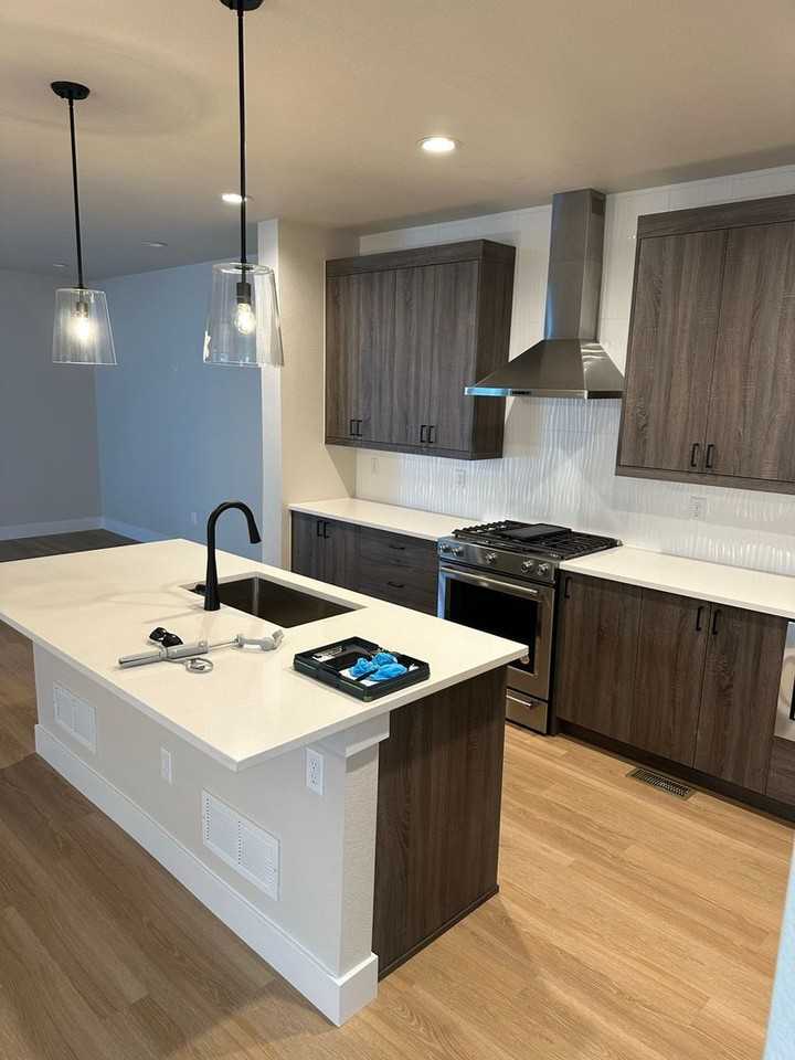 21462 E 60th Ave - Photo 6 of 24