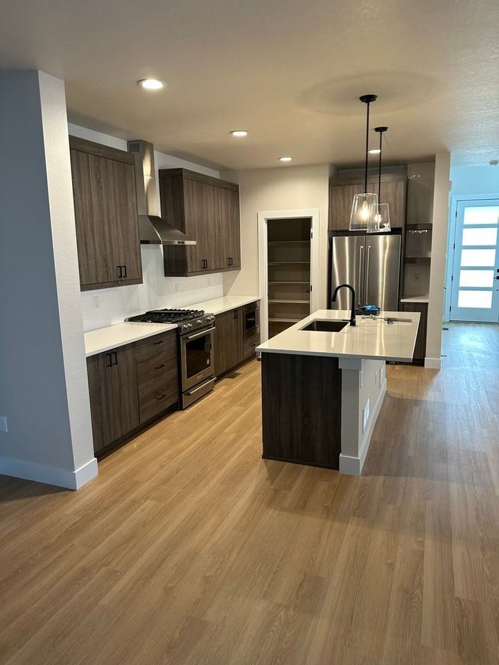 21462 E 60th Ave - Photo 7 of 24