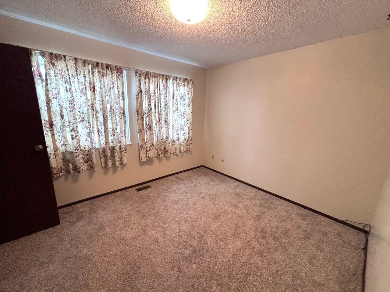 6910 Roaring Spring Ln - Photo 7 of 14