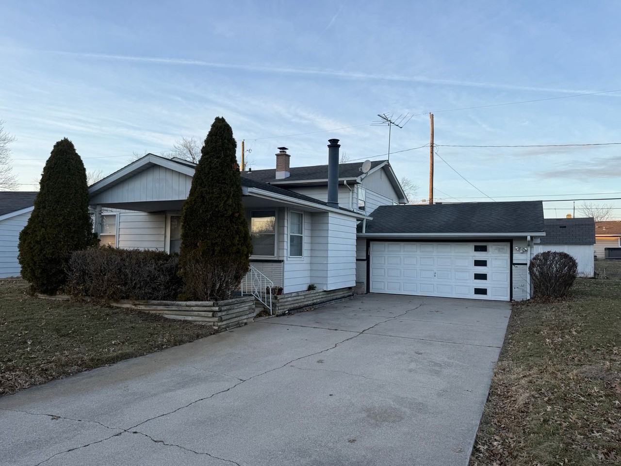 3415 Collegiate Ct - Photo 2 of 26