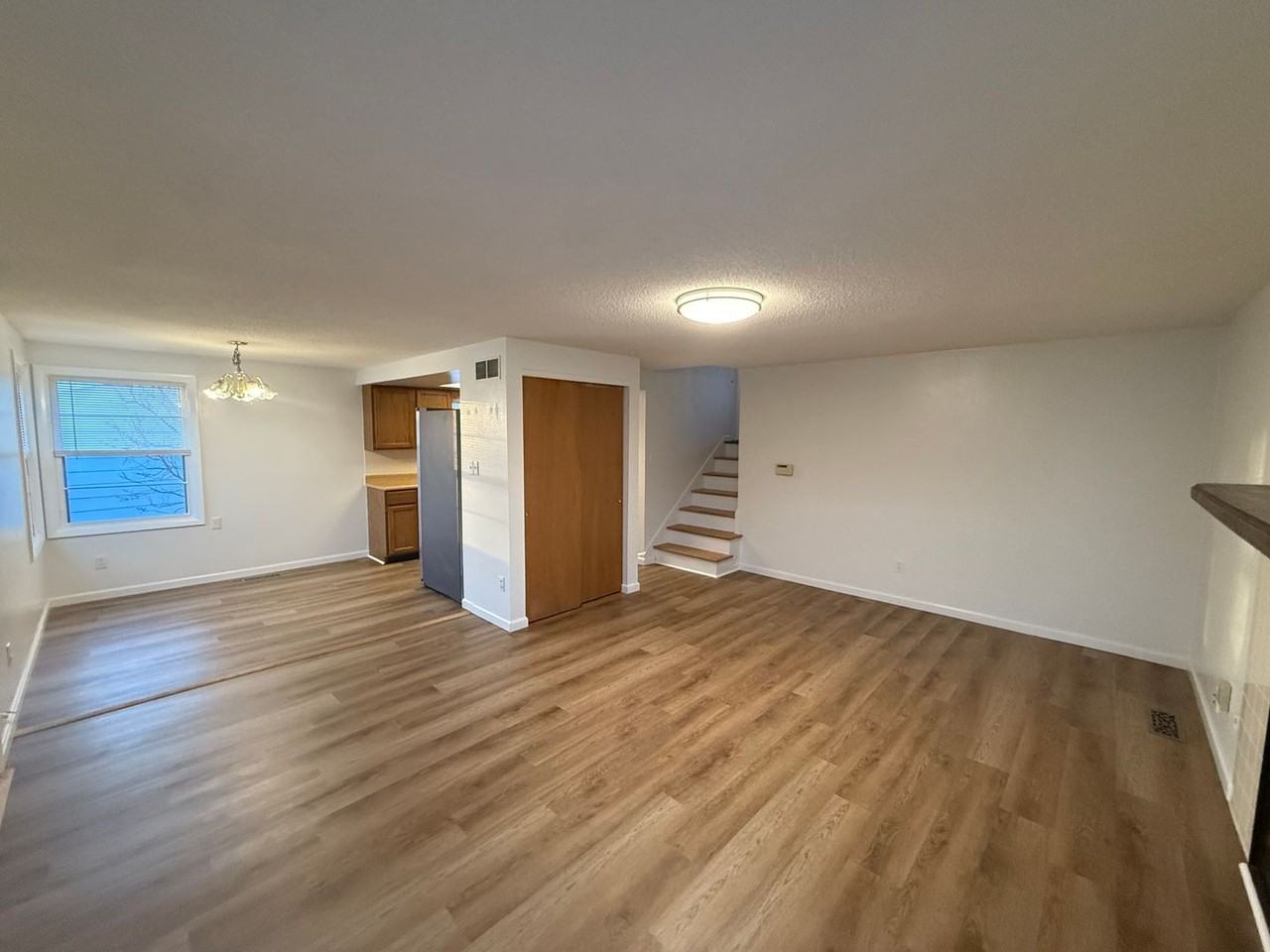 3415 Collegiate Ct - Photo 4 of 26