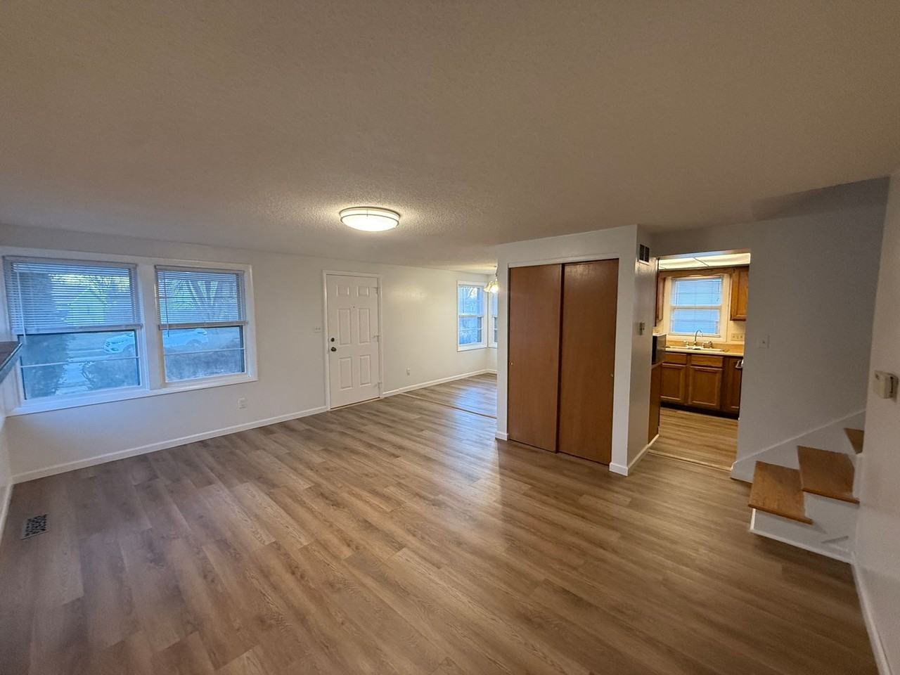 3415 Collegiate Ct - Photo 5 of 26