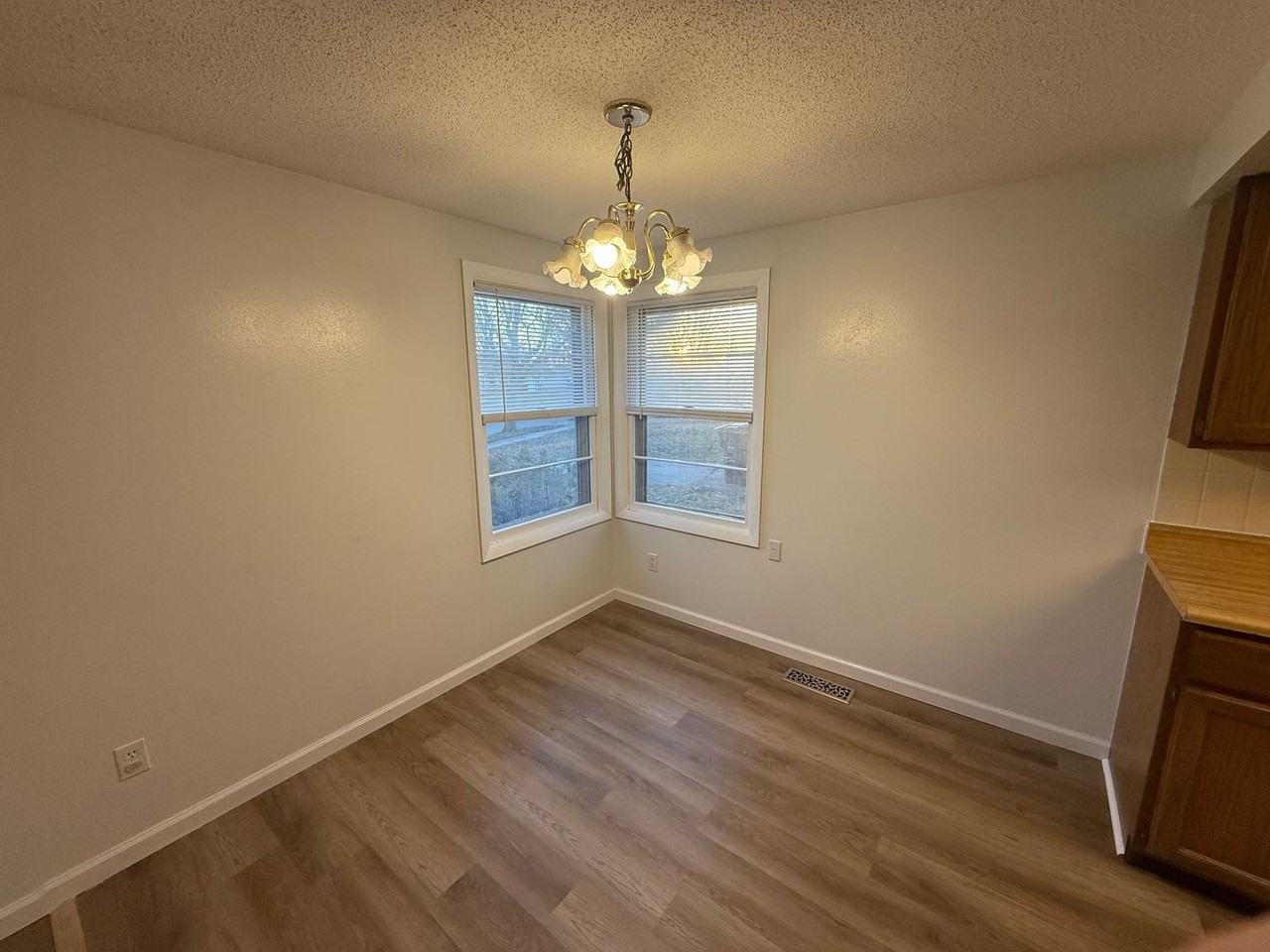 3415 Collegiate Ct - Photo 7 of 26