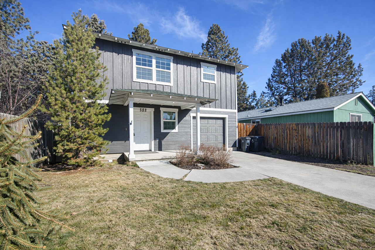 588 Se Roosevelt Ave - Photo 2 of 19