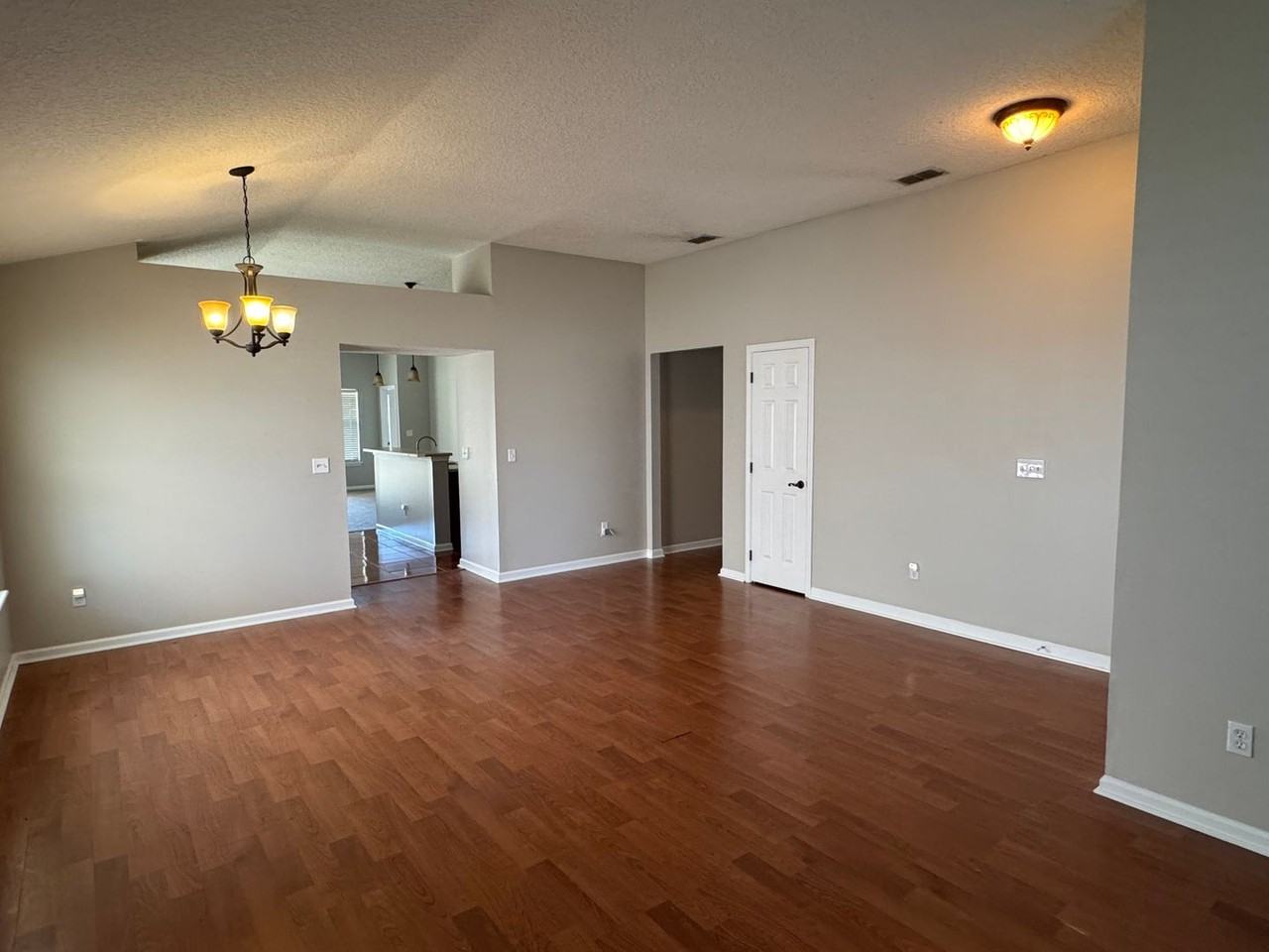 3382 Chapel Ct - Photo 4 of 19