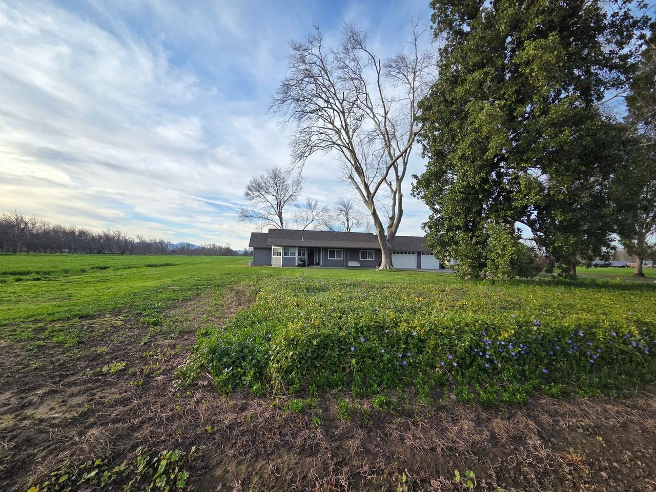 5486 Riverland Dr - Photo 2 of 43