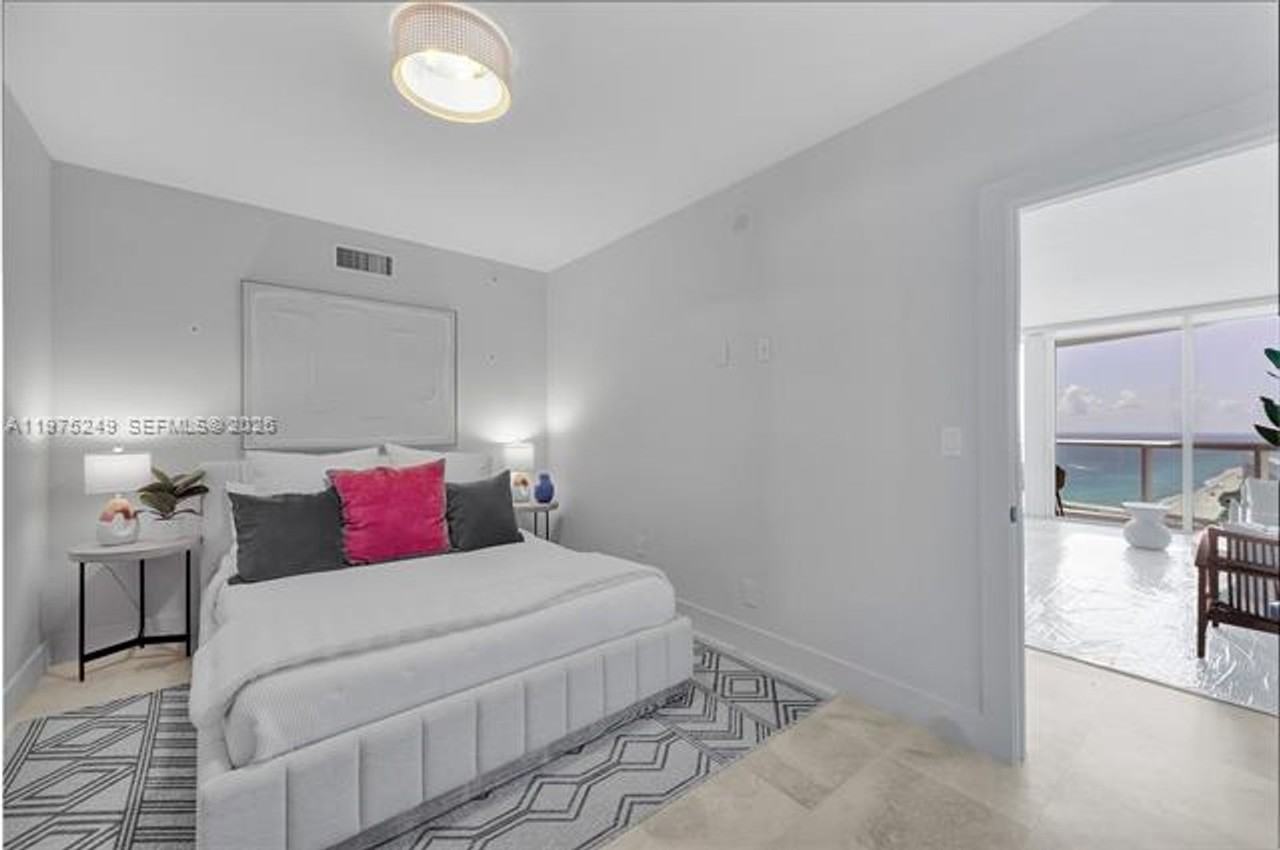 6365 6365 Collins Ave appt 3906 - Photo 7 of 24